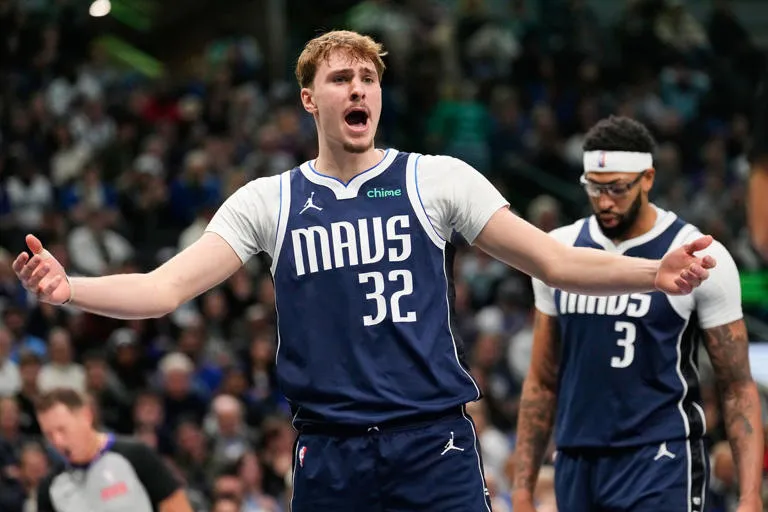 COOPER FLAGG Y ANTHONY DAVIS LIDERAN A LOS MAVERICKS EN VICTORIA 116-114 SOBRE LOS PISTONS EN PRÓRROGA 🏀🔥