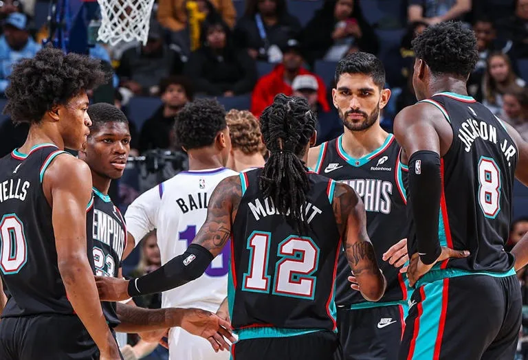 Ni Morant ni Aldama alcanzan y los Grizzlies vuelven a tropezar