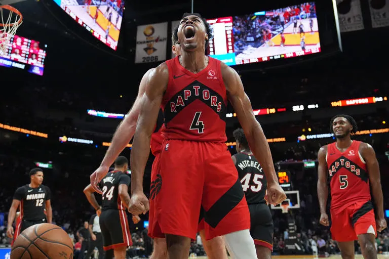 RAPTORS RESPIRAN: TORONTO CORTA SU MALA RACHA CON TRIUNFO SÓLIDO ANTE MIAMI 🏀🔥