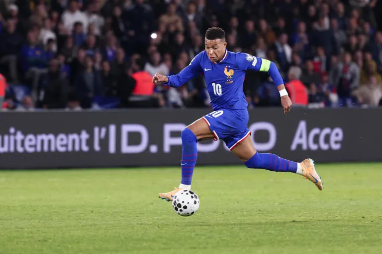 MÁQUINA GOLEADORA: KYLIAN MBAPPÉ CIERRA UN 2025 DE RÉCORD Y PONE LA MIRA EN LA GLORIA DE 2026