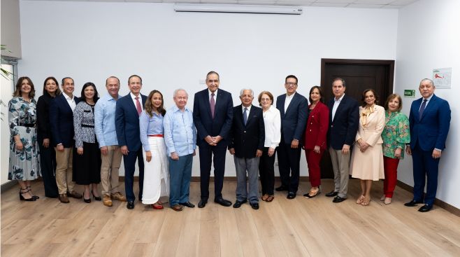 Ratifican a Julio A. Castaños en el Patronato Plaza de la Salud