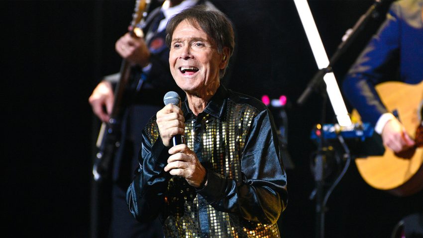 El cantante Cliff Richard revela que padece cáncer de próstata y hace una advertencia a los hombres