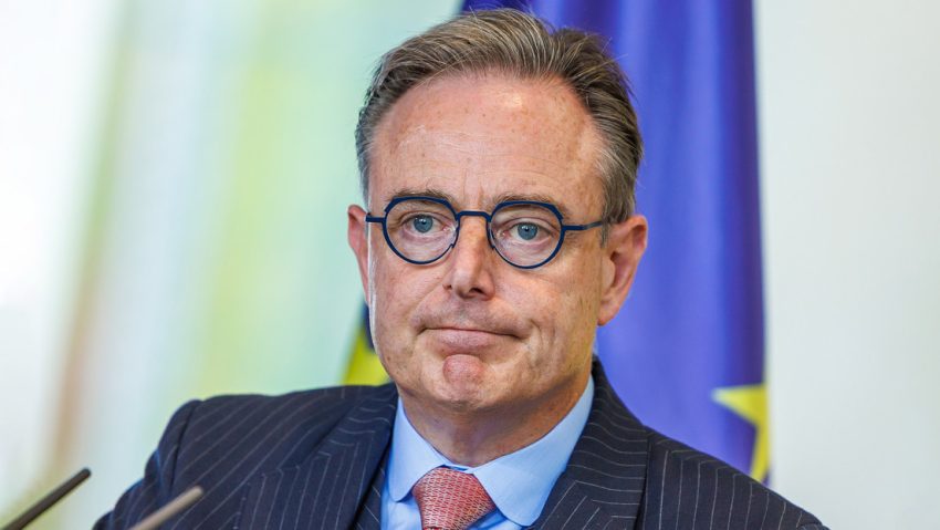 El primer ministro belga sobre los activos rusos: Si saltamos con paracaídas, que sea todos juntos