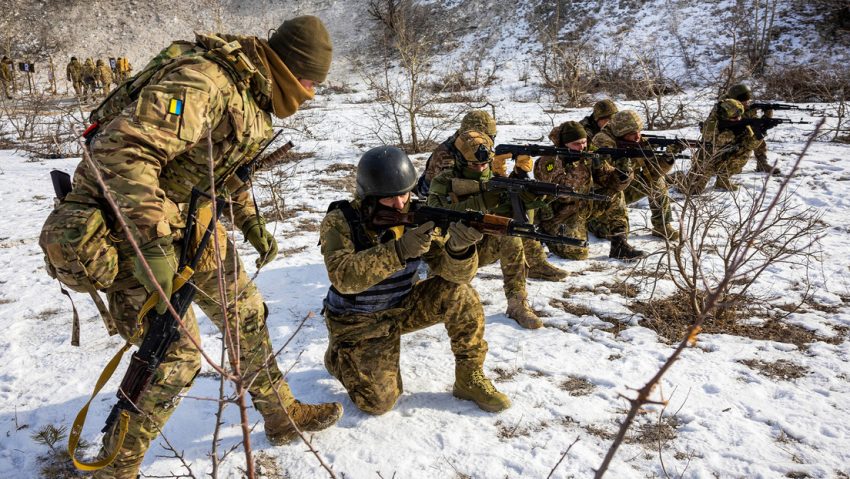 "Entre morir y la cárcel": Explican el motivo de las masivas deserciones en las tropas ucranianas