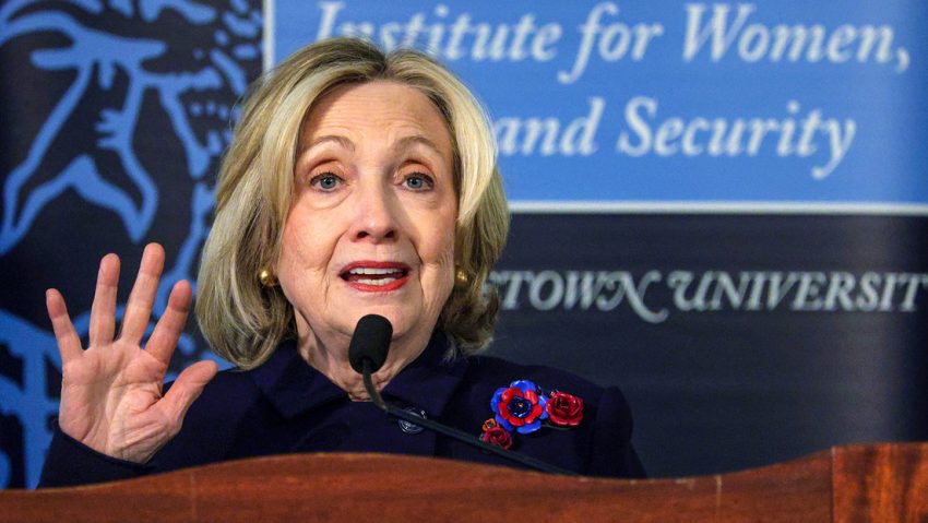 Hillary Clinton carga contra juventud propalestina: se informan por "videos inventados" de Tiktok