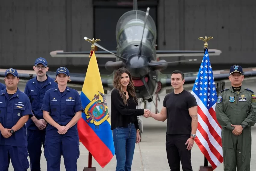 EE. UU. DESPLEGÓ PERSONAL MILITAR EN ECUADOR PARA COMBATIR EL NARCOTRÁFICO ✈️🇺🇸🇪🇨