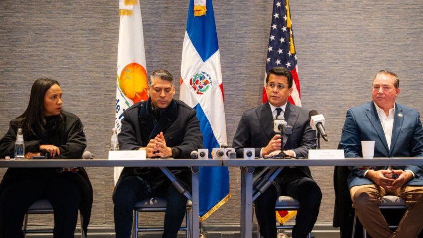 Ministerio de Turismo y Arajet anuncian la tercera ruta diaria a Nueva York de la aerolínea, a partir de primavera