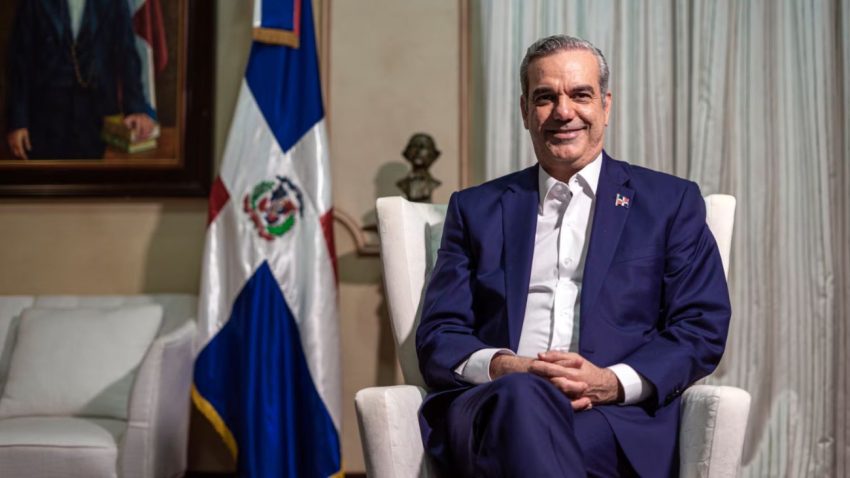 Presidente Abinader llama a los dominicanos a estar unidos, al amor y la solidaridad en esta Navidad y Año Nuevo