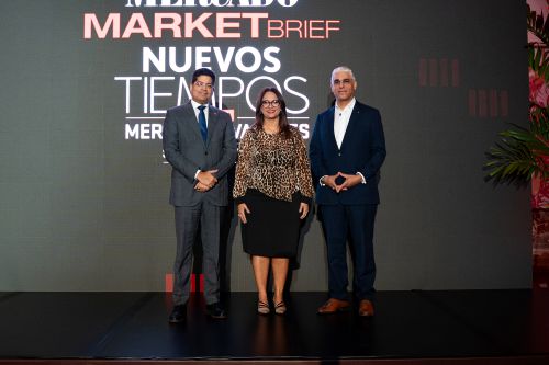 Reconocen al Grupo Universal en Mercado de Valores Summit