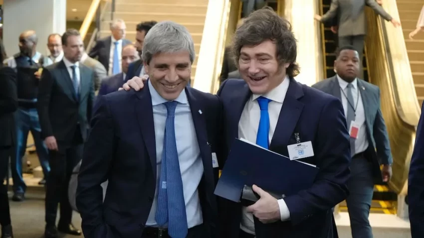 Caputo apuesta fuerte: el Gobierno busca dólares urgentes con el Bonar 29 para inflar las reservas 💵⚠️