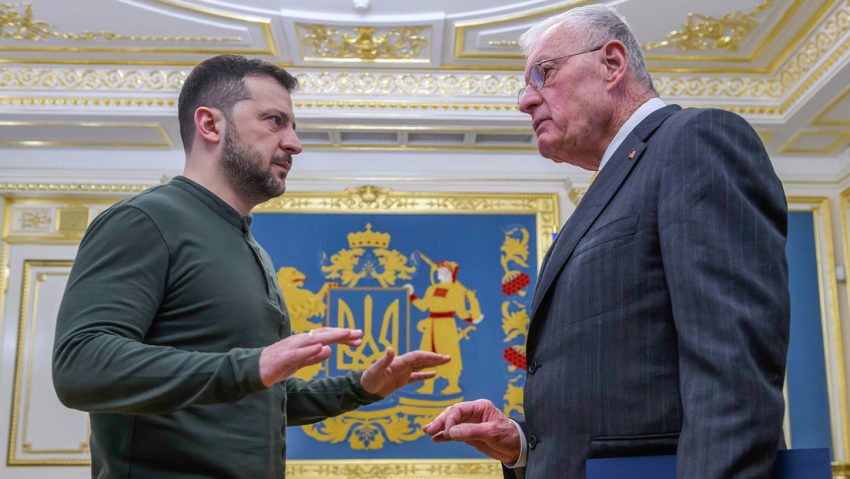 Trump tachó de "idiota" a Kellogg por sus elogios a Zelenski