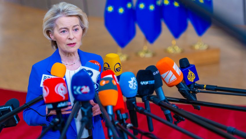 Von der Leyen 'mantendría cerradas las puertas' de cumbre hasta solución sobre fondos para Ucrania