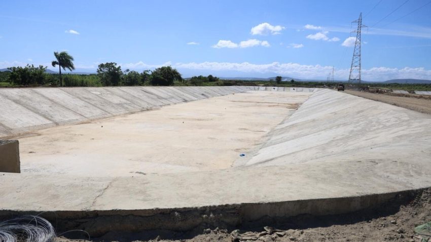 Director ejecutivo del Inapa afirma trabajos de alcantarillado sanitario en Mao, provincia Valverde, presenta avance de más de un 70 %