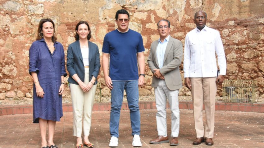 Ministro de Turismo reabre más calles en Ciudad Colonial y presenta obras de estabilización de monasterio de San Francisco