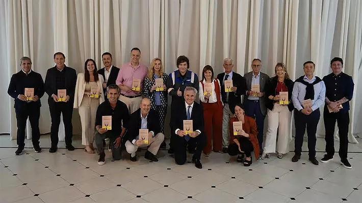 📖 "Defendiendo lo indefendible": El polémico libro que Javier Milei regaló a sus ministros por Navidad 🇦🇷