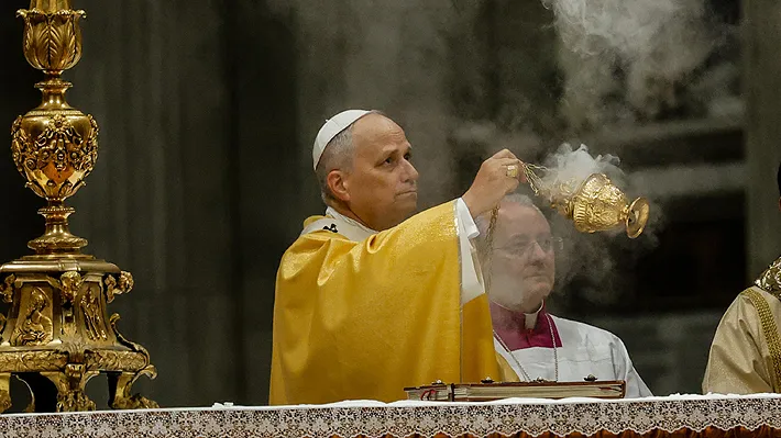 🇻aticano: El Papa León XIV celebra su primera misa de Navidad con un mensaje de "caridad y esperanza" 🕊️⛪