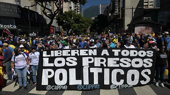 🇻🇪 Excarcelaciones en Navidad: Venezuela libera a 71 detenidos tras las protestas presidenciales de 2024 🕊️🎄