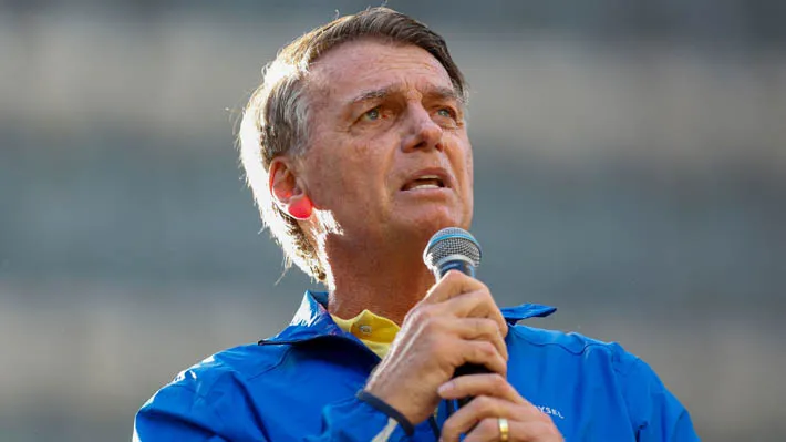 🏥 Salud en Custodia: Jair Bolsonaro se somete a un procedimiento médico por crisis severas de hipo 🇧🇷🩺