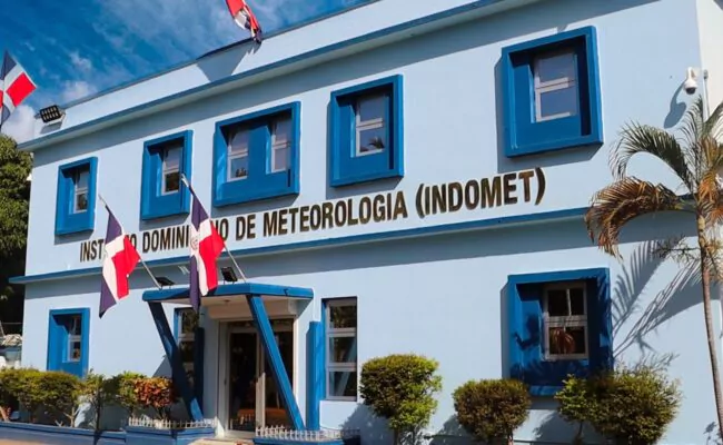 Indomet prevé lluvias débiles sobre provincias del norte y en sectores de Santo Domingo; se mantiene recomendación por olas anormales