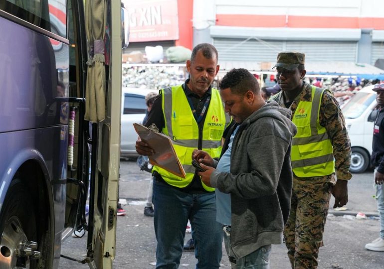 INTRANT realiza 10,778 inspecciones vehiculares en Navidad, retiene 387 autobuses por riesgos y 7 por dopaje