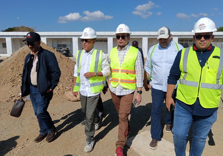 Navidad en las Aulas 24/7 y construcción de nuevos planteles escolares avanzan a buen ritmo en Dajabón y Santiago Rodríguez