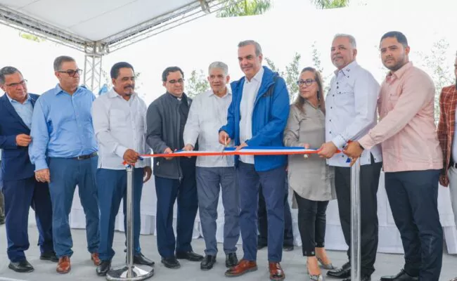 Presidente Abinader entrega varias obras este domingo en Santiago