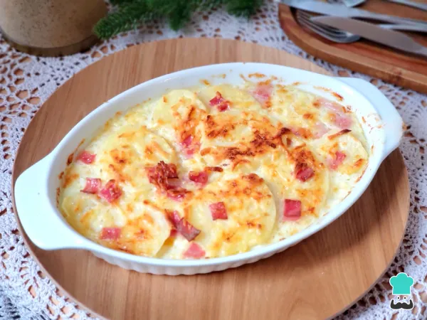 Receta de Papas gratinadas con jamón y queso
