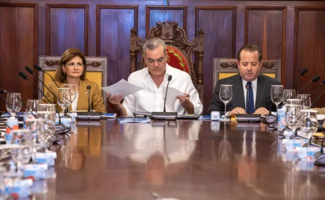 Presidente Abinader convoca Consejo de Gobierno para este miércoles a las 7:pm