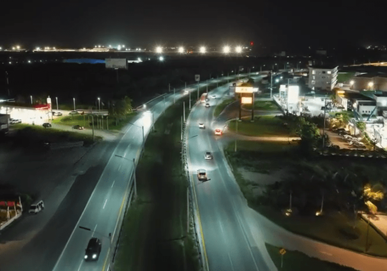 RD Vial entrega iluminado el Bulevar Turístico Frank Rainieri y lanza Programa Nacional de Iluminación Vial
