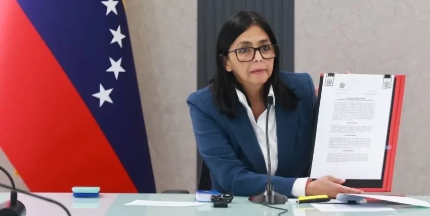 El abrazo del adversario: Delcy Rodríguez capitula y ofrece a Trump una "agenda de cooperación" total