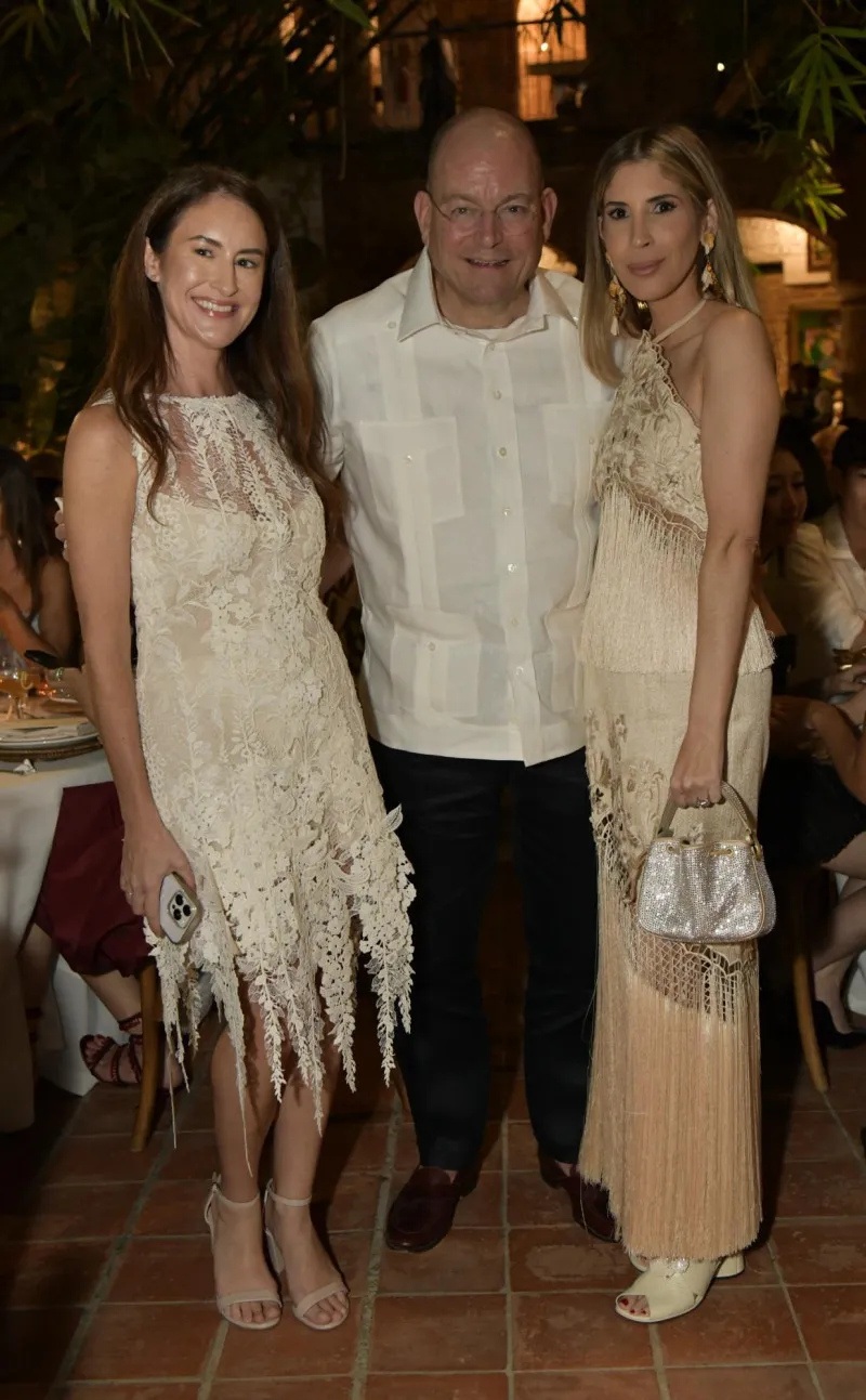 NOCHE DE MODA, MÚSICA Y ELEGANCIA EN LA CIUDAD COLONIAL