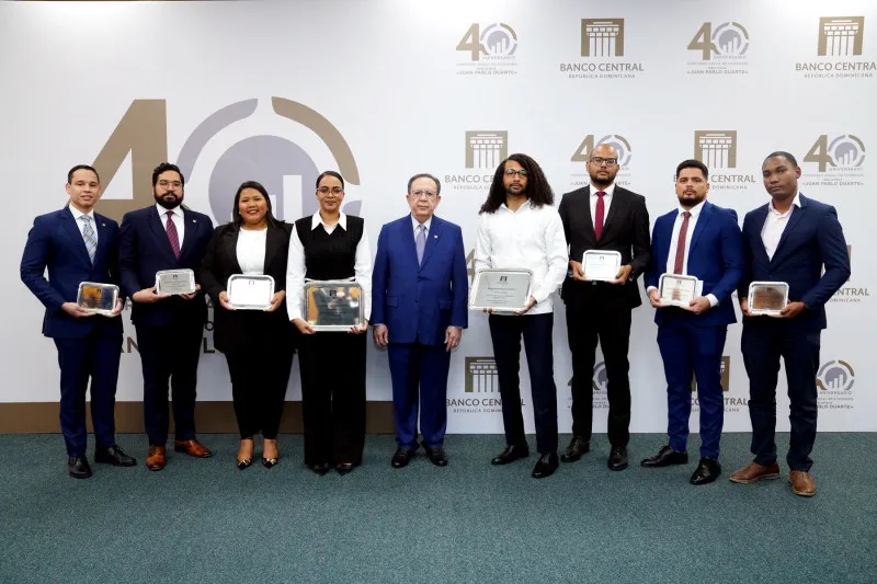 40 Años de Brillantez: El Banco Central premia a los mejores economistas jóvenes del país