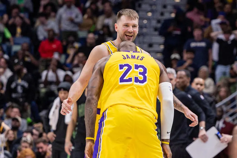 LUKA Y LEBRON: LA DUPLA QUE REESCRIBE LA HISTORIA DE LOS LAKERS