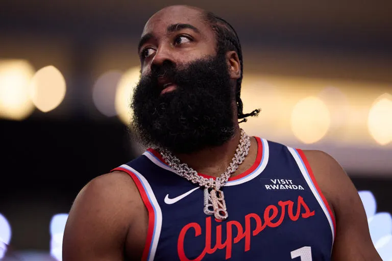  NOCHE HISTÓRICA EN LA NBA: JAMES HARDEN SUPERA A SHAQUILLE O’NEAL Y LUKA DONCIC BRILLA EN DERROTA DE LAKERS