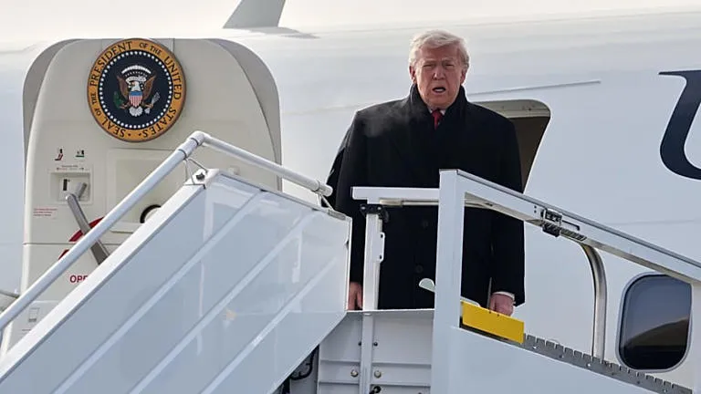 Guerra Fría Energética: Trump arremete contra el dominio eólico de China