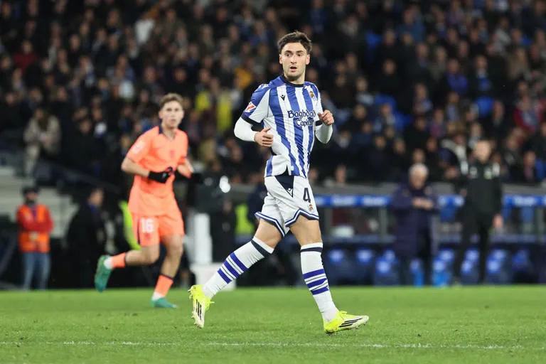 ADN Zubieta al rescate: El "Doble Pivote" para soñar con Europa