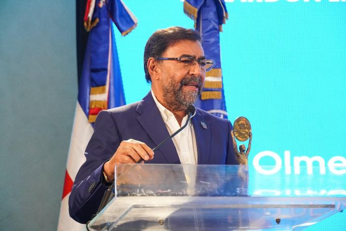 CODIA entrega Gran Galardón al director ejecutivo del INDRHI
