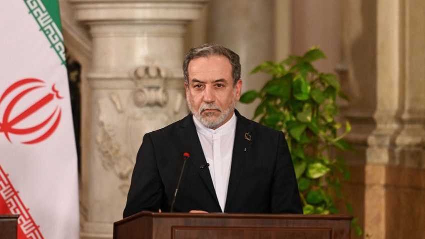 Canciller iraní: "Trump debería saber ahora exactamente adónde ir para detener las matanzas"