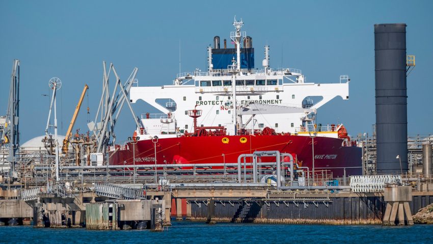 EE.UU. se prepara para aliviar sanciones petroleras impuestas a Venezuela