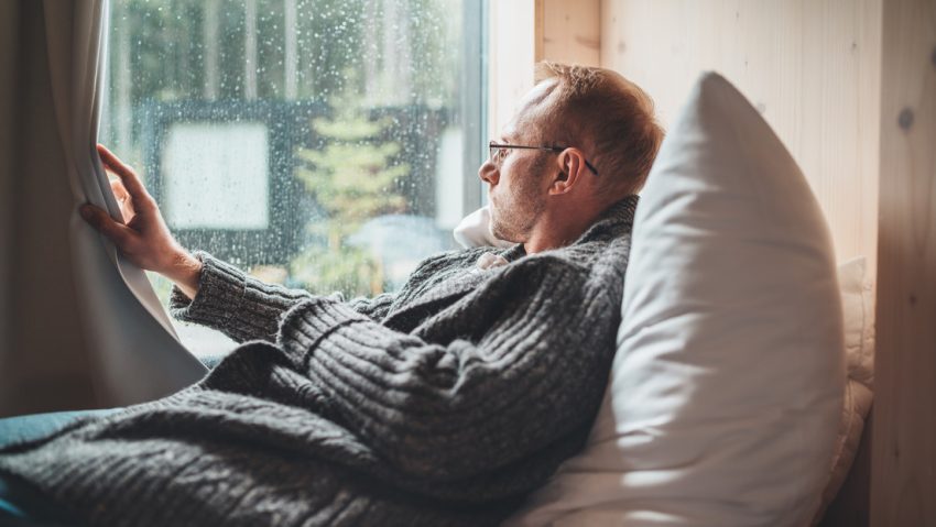 Esta inesperada costumbre podría estar consumiendo silenciosamente la energía de su cerebro