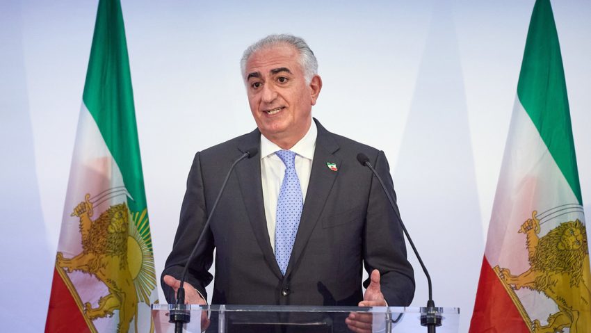 Heredero del último sah pide urgentemente a Trump estar "preparado" para intervenir en Irán