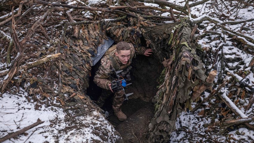 Kiev se queja ante un comandante de la OTAN de la difícil situación en el frente