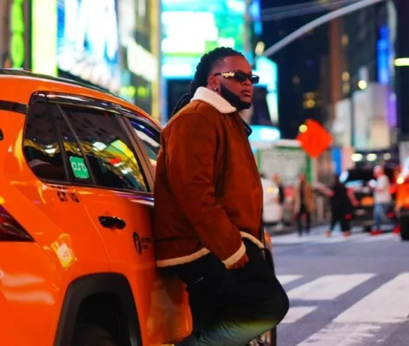 El Mafe sacude la escena urbana y se consagra en el afrobeat con su álbum “Afrodisíaco”