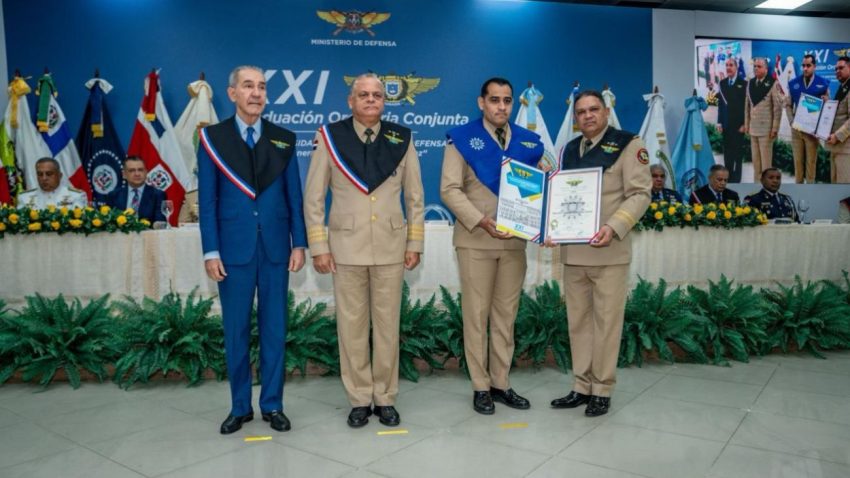 MIDE gradúa 383 nuevos profesionales y pasantes militares en su XXI Graduación Ordinaria Conjunta