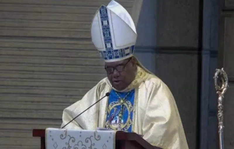 Dice servidores públicos están «para servir a los más debiles»