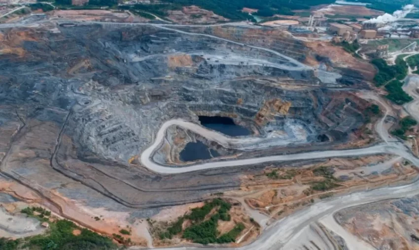 El economista Juan del Rosario y expertos mineros proyectan bonanza económica ante precio récord del oro