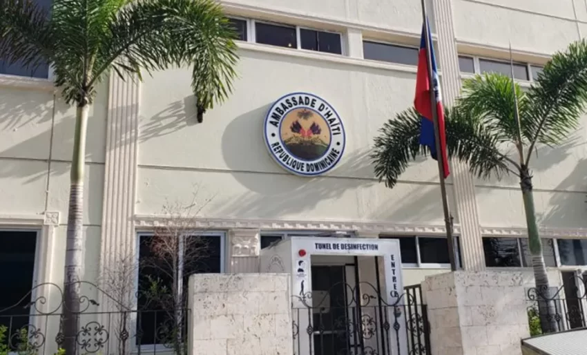 Pastores sugieren “limpiar” la Embajada y consulados de Haití