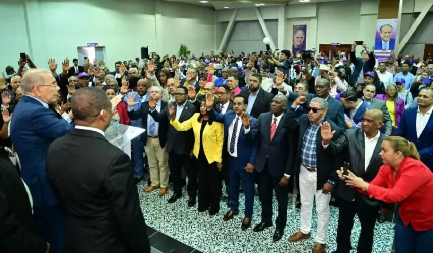 PLD juramenta gremio "Dignidad Jurídica" para defender el voto en el 2028