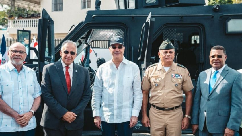 Presidente Abinader destaca transformación histórica de las Fuerzas Armadas al presentar FURIA, el primer vehículo blindado ensamblado en la República Dominicana