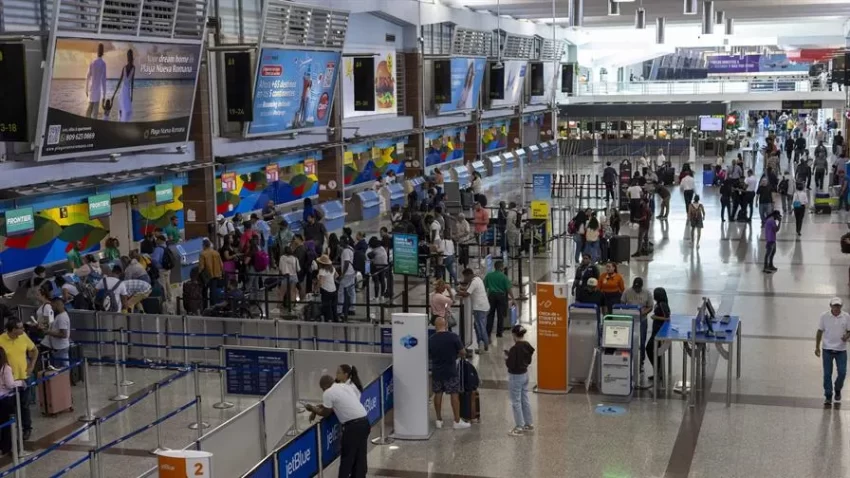 El turismo aportó RD$15,357.2 millones en impuestos a noviembre 2025